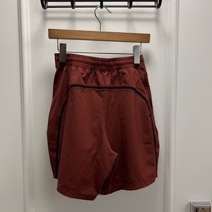 Lululemon Red Pace Breaker Short 7in Size Small